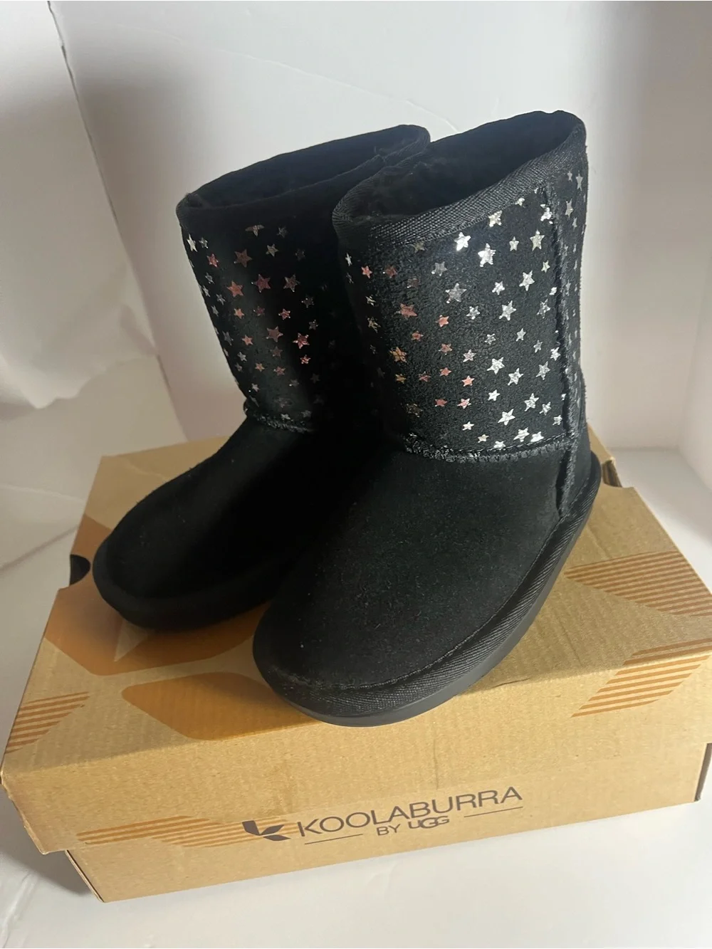 Koolaburra by UGG boots size 8 good condition